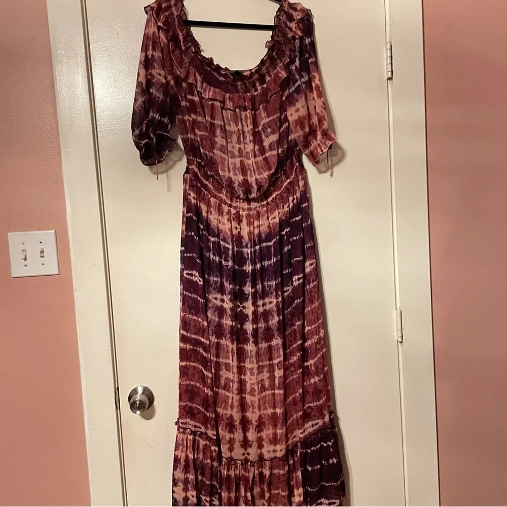 Summer dress in tie and dye. Off shoulders, maxi dress - Picture 4 of 5